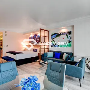 Lucky Gem Penthouse & Luxury At Signature Resort, Balcony Strip View 2605 Hotel